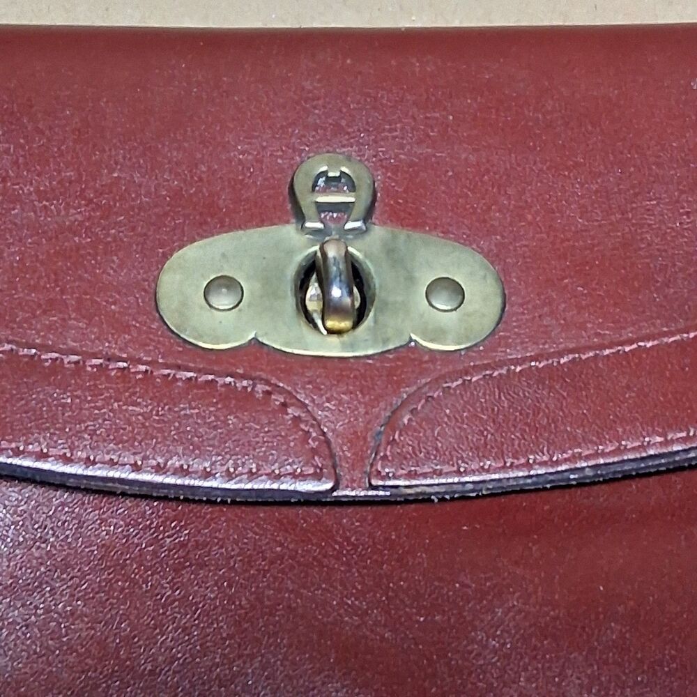 Vintage Etienne Aigner Burgundy Leather Clutch + Mirror Set NOS Gold Hardware - Picture 10 of 13